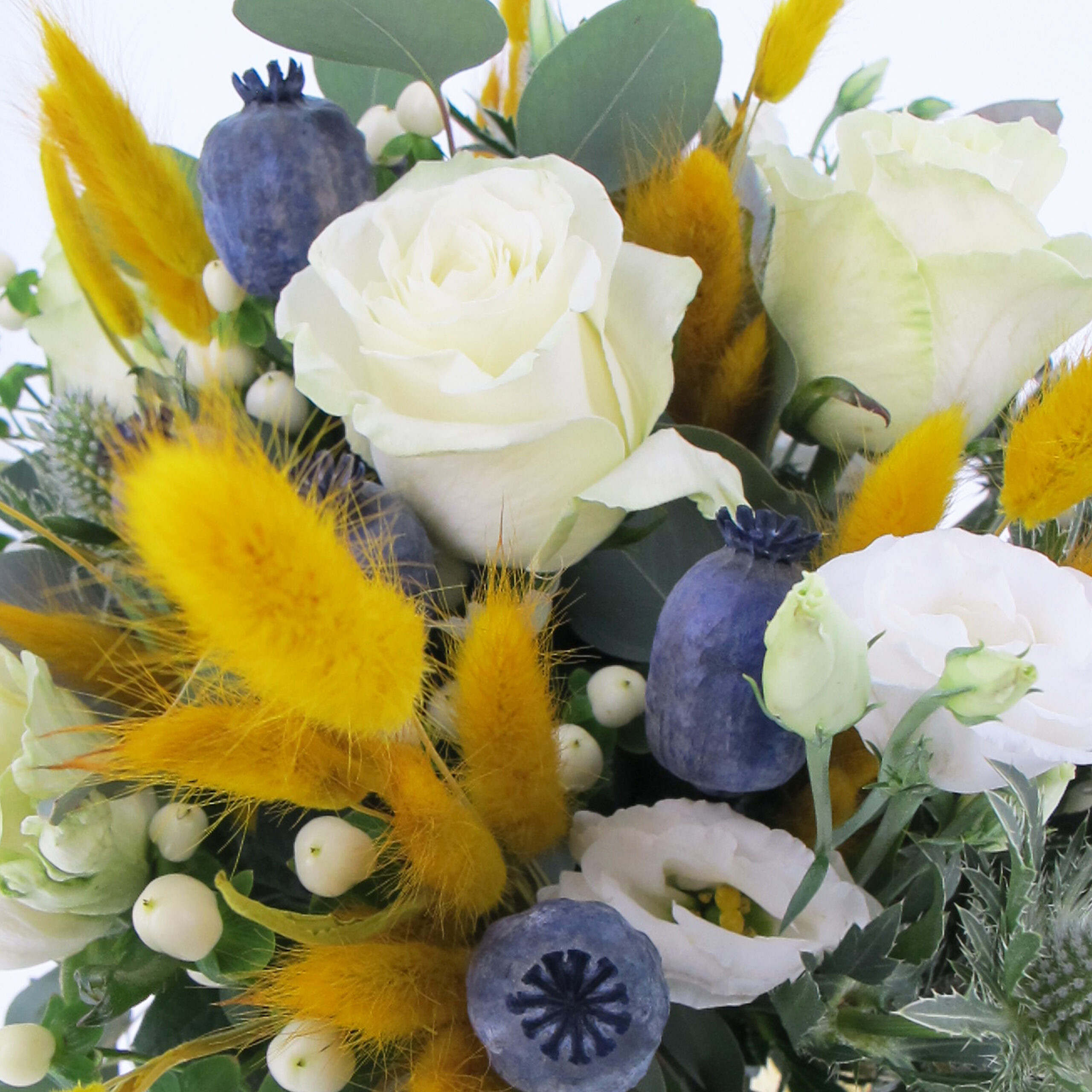 PTG-Bouquet-I-Laugurusgiallo-Papaveriblu-Roseequador-0004_0000_Livello 5